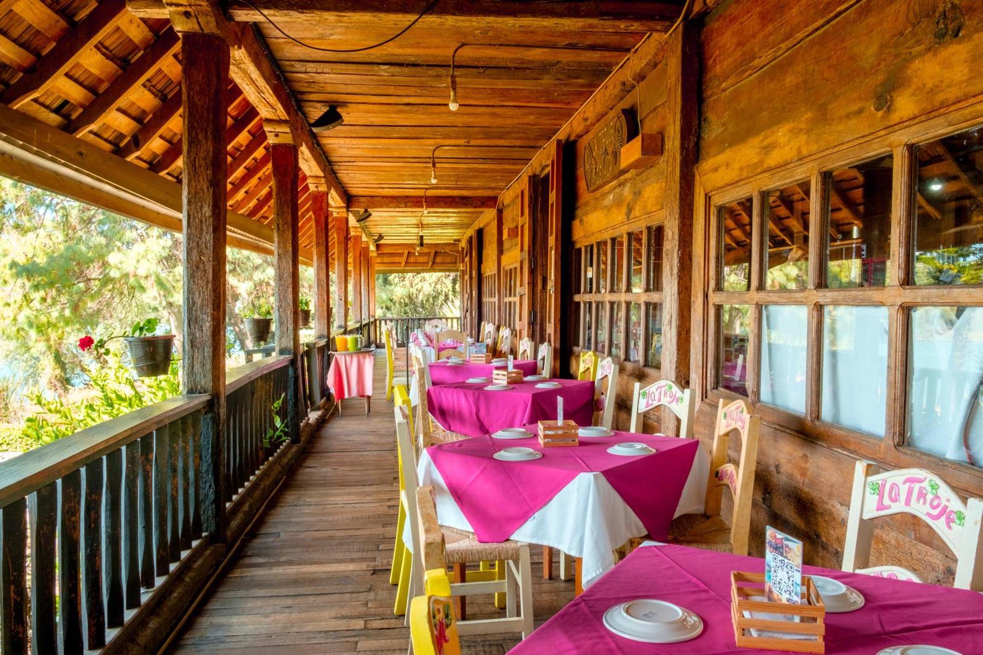 Zirahuen Forest And Resort Eksteriør billede